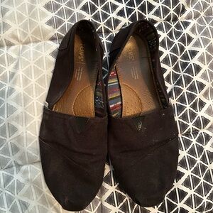 Black canvas Toms